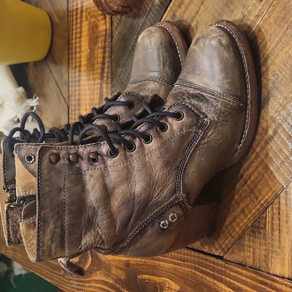 Bed Stu judgment boots, grey, size 7, leather
